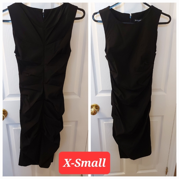 Form fitting Black dress - Picture 1 of 1